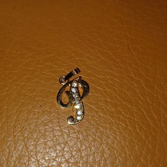 💙🌹Gold plated letter pendant "P" with faux diamonds - Picture 6 of 7